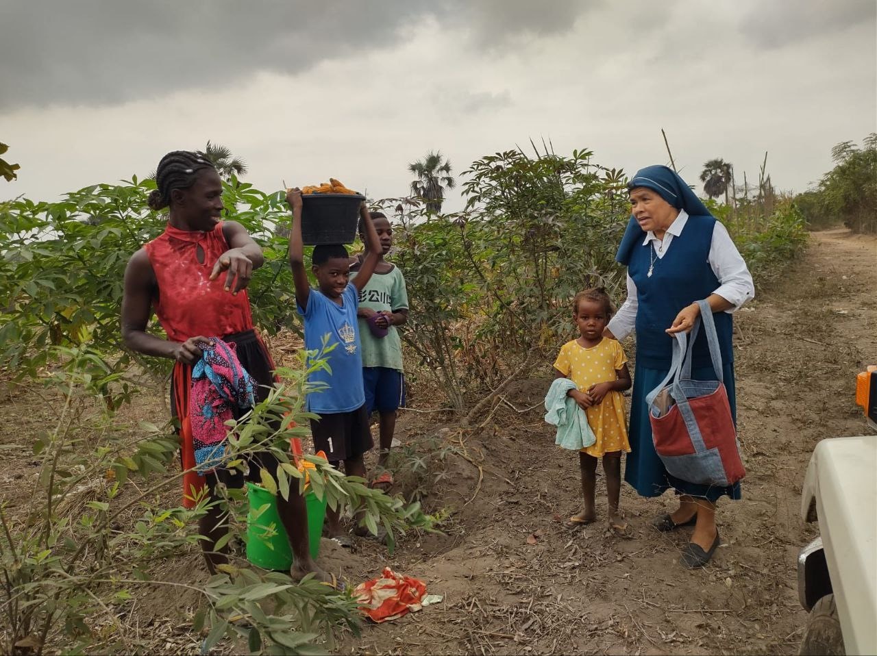 Hermanas Misioneras en labor pastoral - África